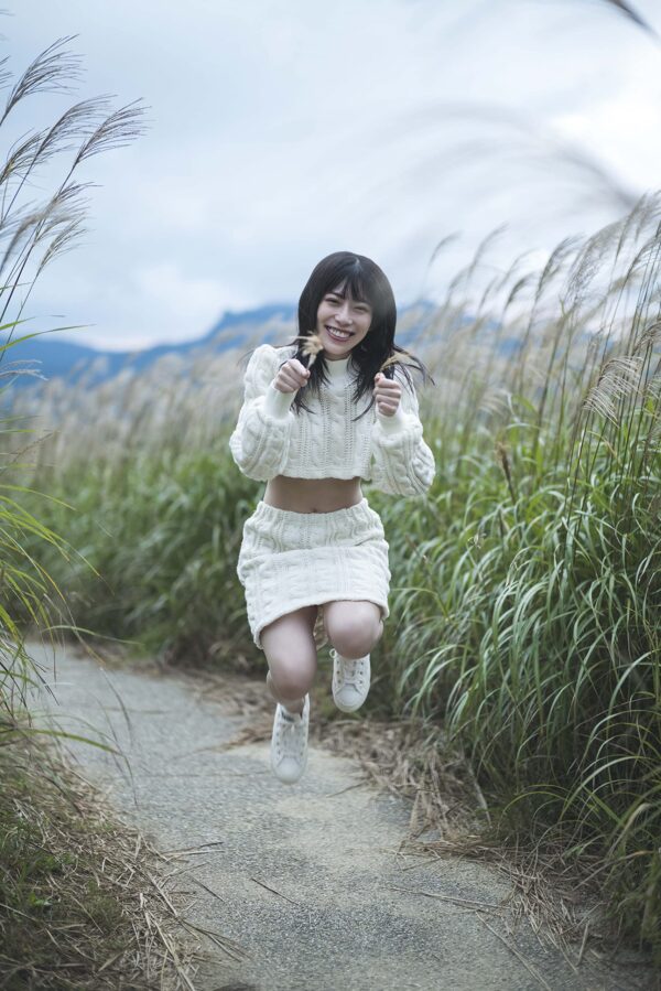 Hinatazaka46 Mei Higashimura 1st Photobook - Mitsuketa - Image 3